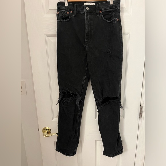 Abercrombie & Fitch The 90’s Straight Ultra High Rise Straight Jean - Picture 3 of 6